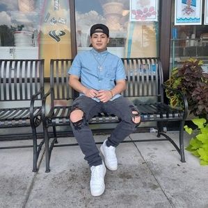 Meet your Posher, Ismael alexander